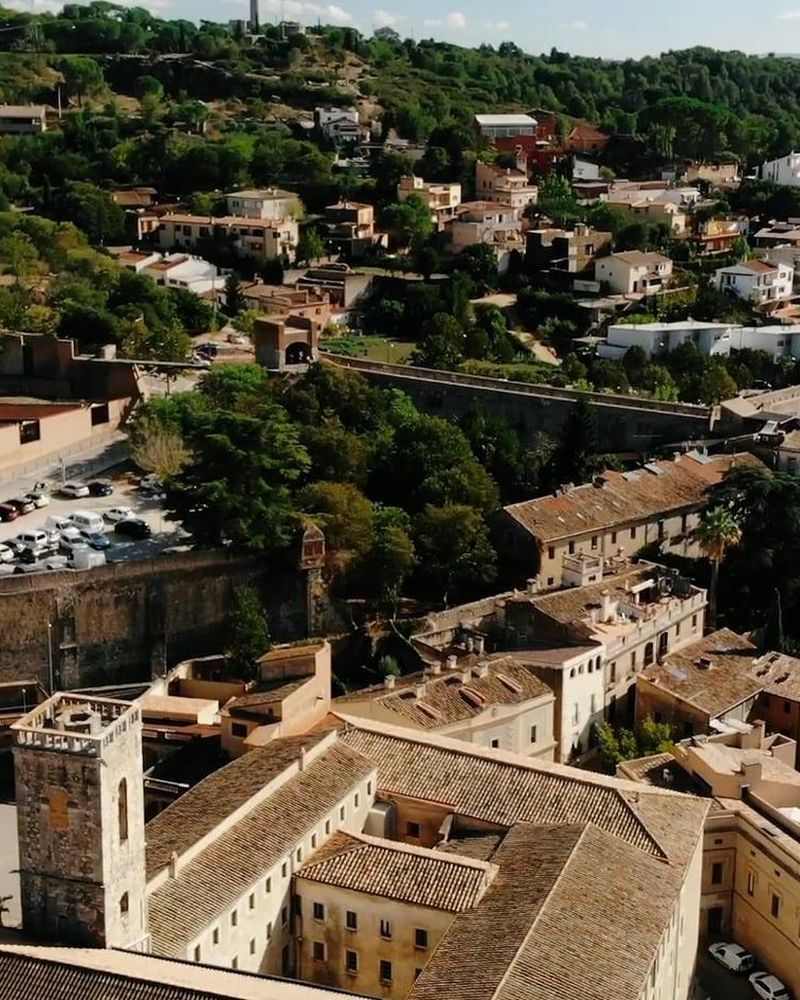 Teulades i carrers de l'Eixample de Girona